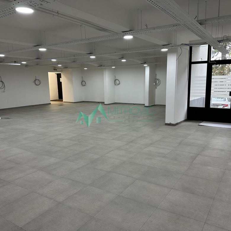 Lokal na prodaju, Sremska Kamenica, Novi Sad, 701m², 4.000 €