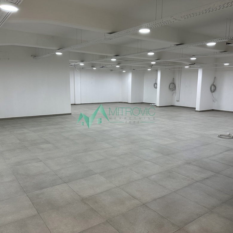 Lokal na prodaju, Sremska Kamenica, Novi Sad, 701m², 4.000 €