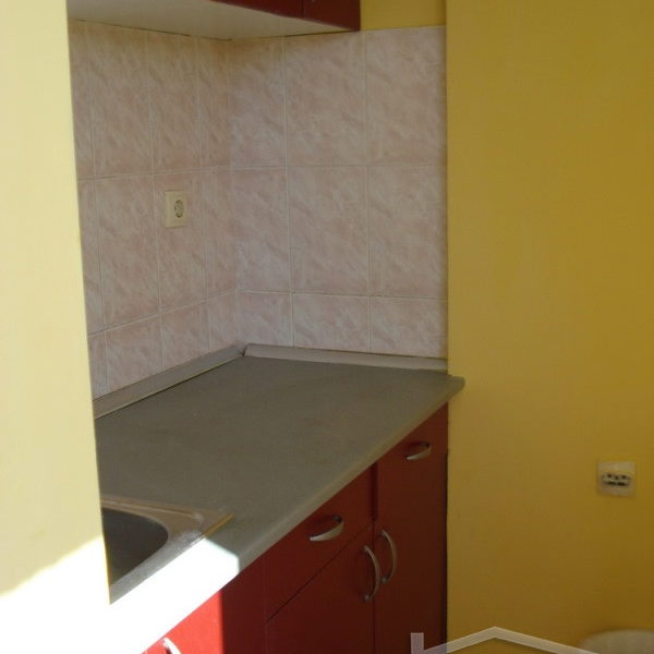 Stan Izdavanje Novi Sad  28 m2