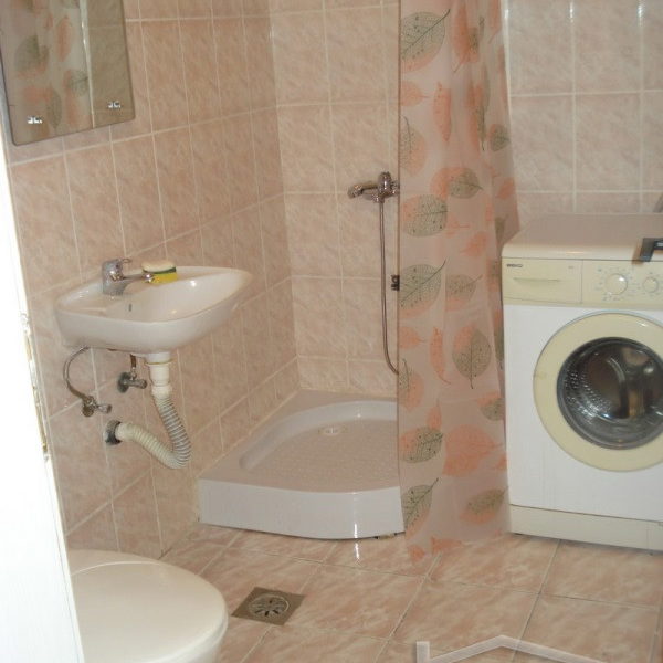 Stan Izdavanje Novi Sad  28 m2