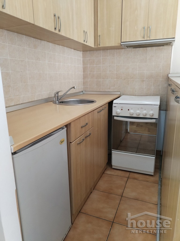 Stan Izdavanje Novi Sad  29 m2