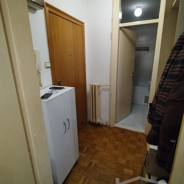 Stan Izdavanje Novi Sad  28 m2