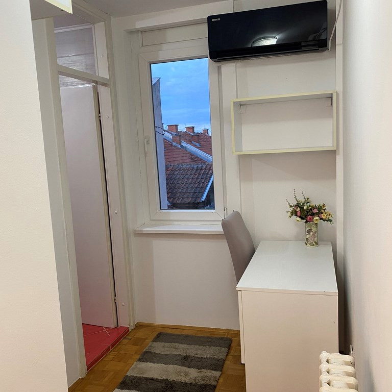 Jednoiposoban stan za izdavanje, Novo Naselje, Novi Sad, 46m², 450 €/mes