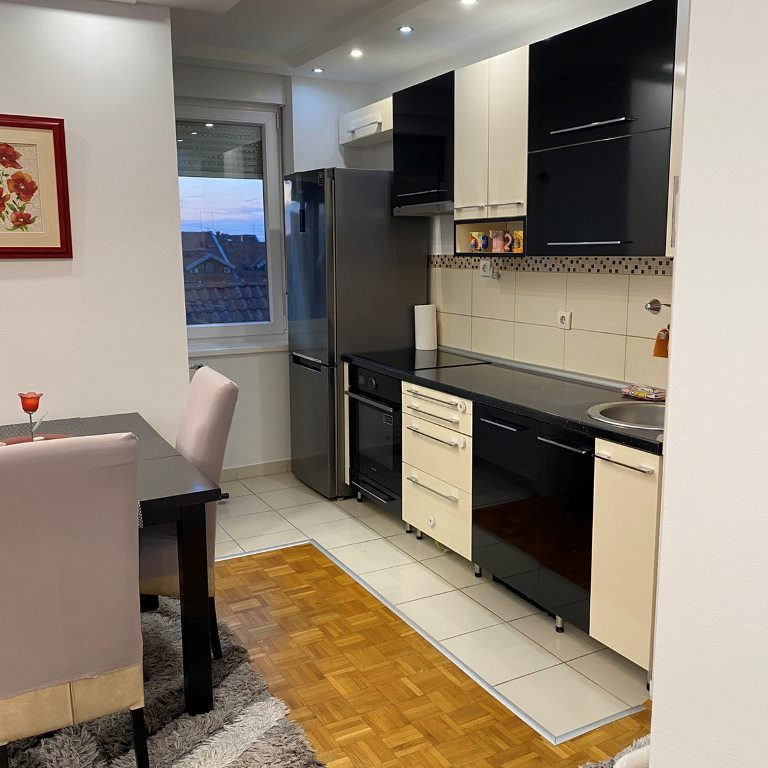 Stan Izdavanje Novi Sad  46 m2