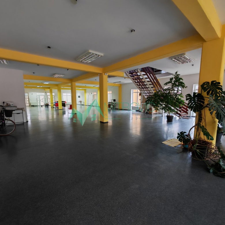 Lokal na prodaju, Novo Naselje, Novi Sad, 752m², 5.040 €
