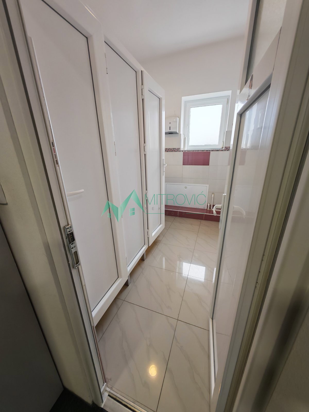 Lokal na prodaju, Novo Naselje, Novi Sad, 752m², 5.040 €