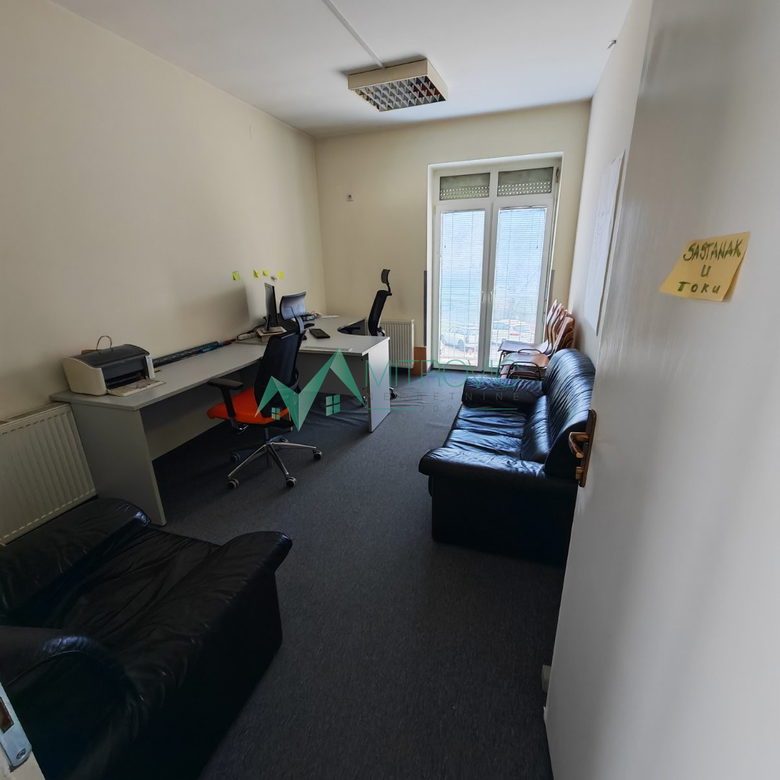 Lokal na prodaju, Novo Naselje, Novi Sad, 752m², 5.040 €
