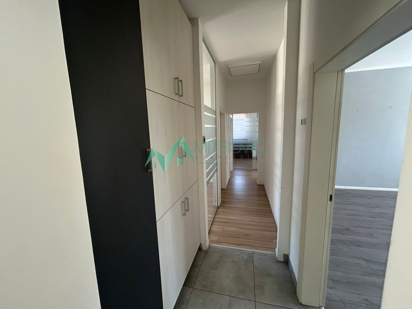 Lokal na prodaju, Novo Naselje, Novi Sad, 290m², 3.190 €