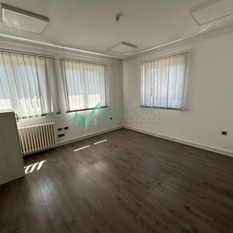 Lokal na prodaju, Novo Naselje, Novi Sad, 290m², 3.190 €