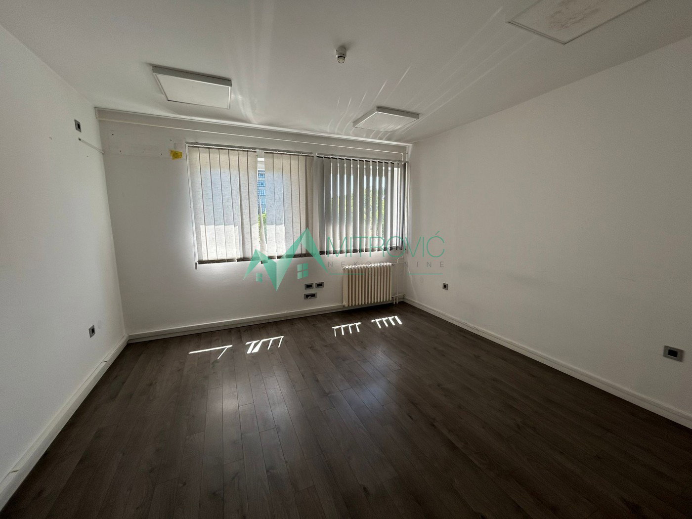 Lokal na prodaju, Novo Naselje, Novi Sad, 290m², 3.190 €