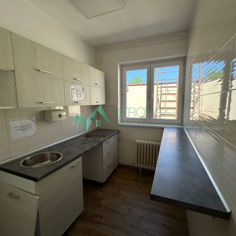 Lokal na prodaju, Novo Naselje, Novi Sad, 290m², 3.190 €