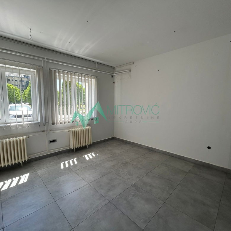Lokal na prodaju, Novo Naselje, Novi Sad, 290m², 3.190 €