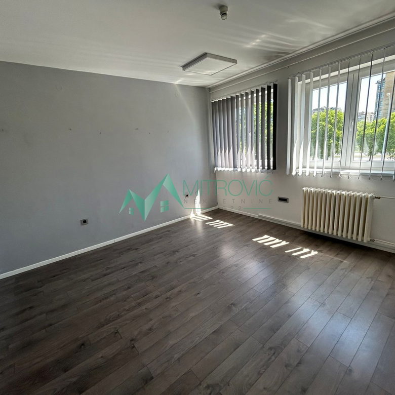 Lokal na prodaju, Novo Naselje, Novi Sad, 290m², 3.190 €