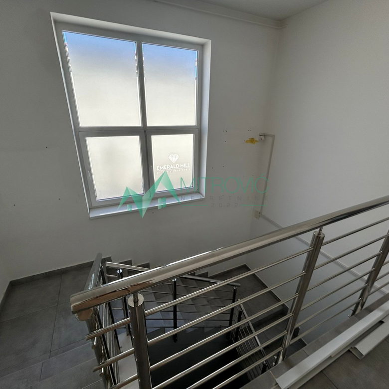 Lokal na prodaju, Novo Naselje, Novi Sad, 290m², 3.190 €