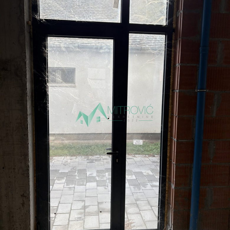 Lokal na prodaju, Petrovaradin, Novi Sad, 303m², 2.800 €