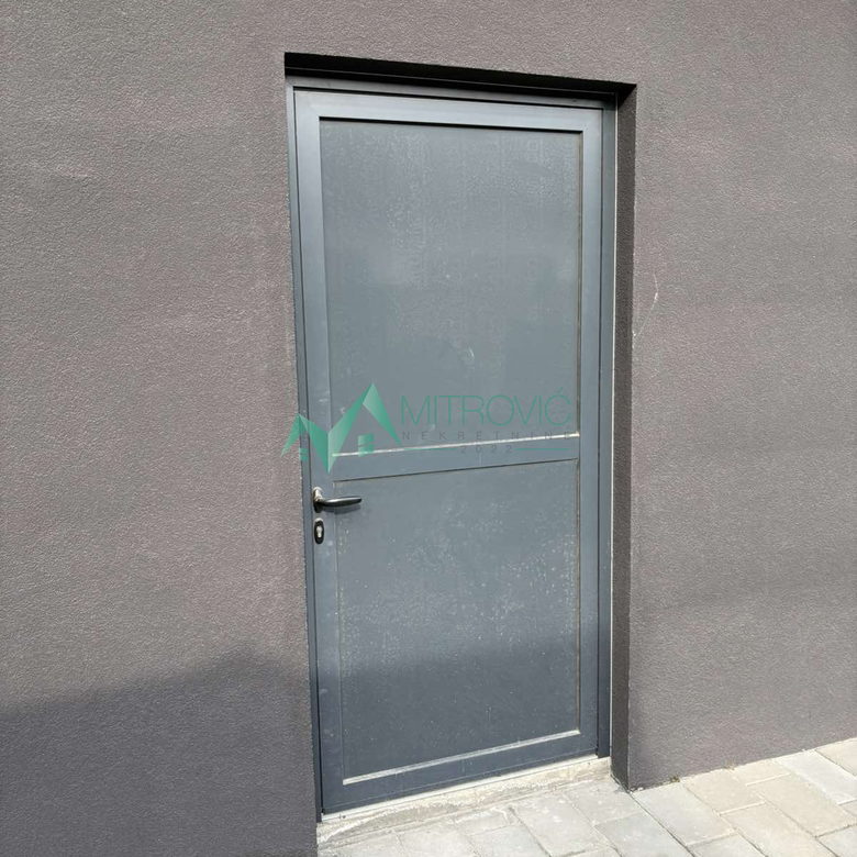 Lokal na prodaju, Petrovaradin, Novi Sad, 303m², 2.800 €