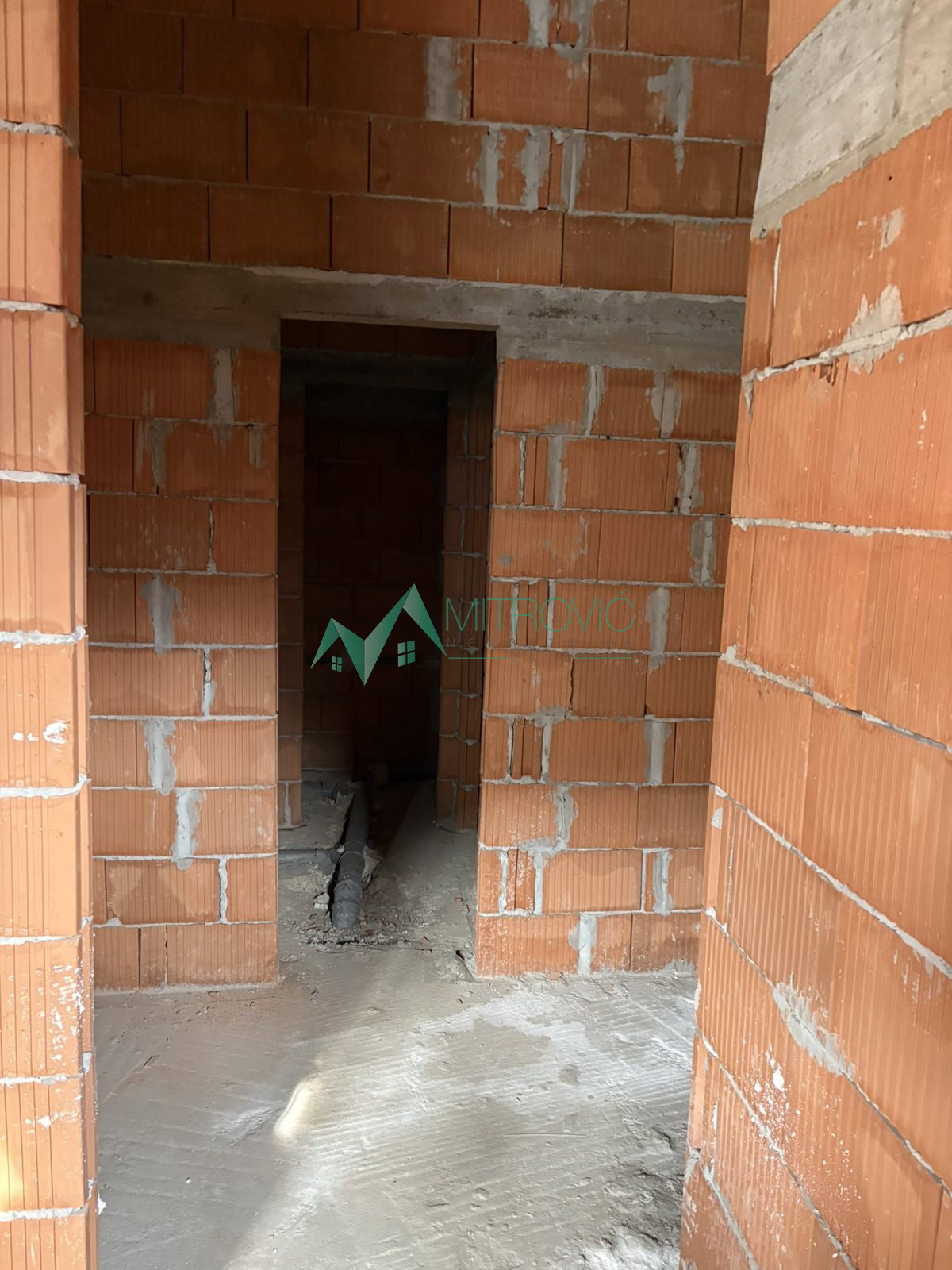 Lokal na prodaju, Petrovaradin, Novi Sad, 303m², 2.800 €