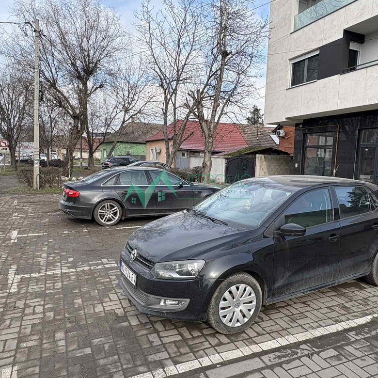 Lokal na prodaju, Petrovaradin, Novi Sad, 303m², 2.800 €