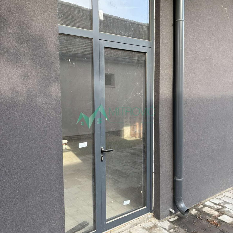 Lokal na prodaju, Petrovaradin, Novi Sad, 303m², 2.800 €