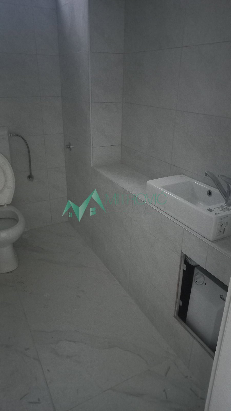 Lokal na prodaju, Podbara, Novi Sad, 421m², 4.000 €