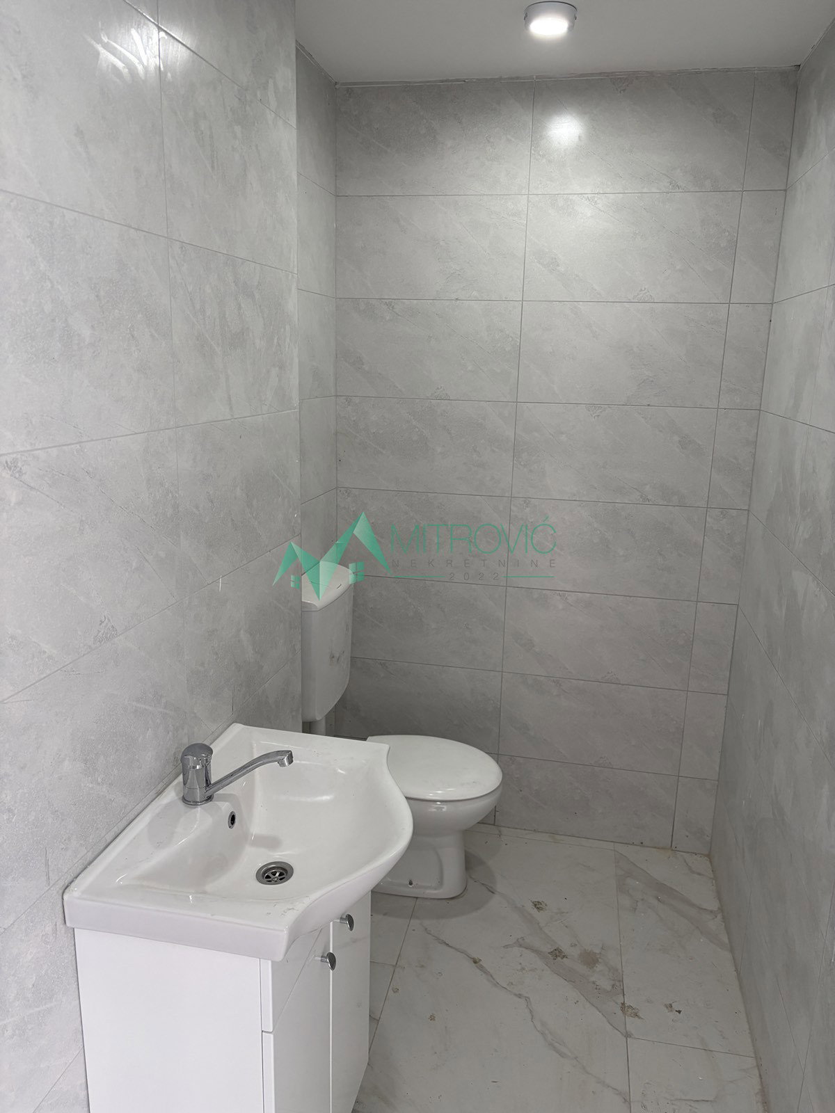 Lokal na prodaju, Podbara, Novi Sad, 421m², 4.000 €