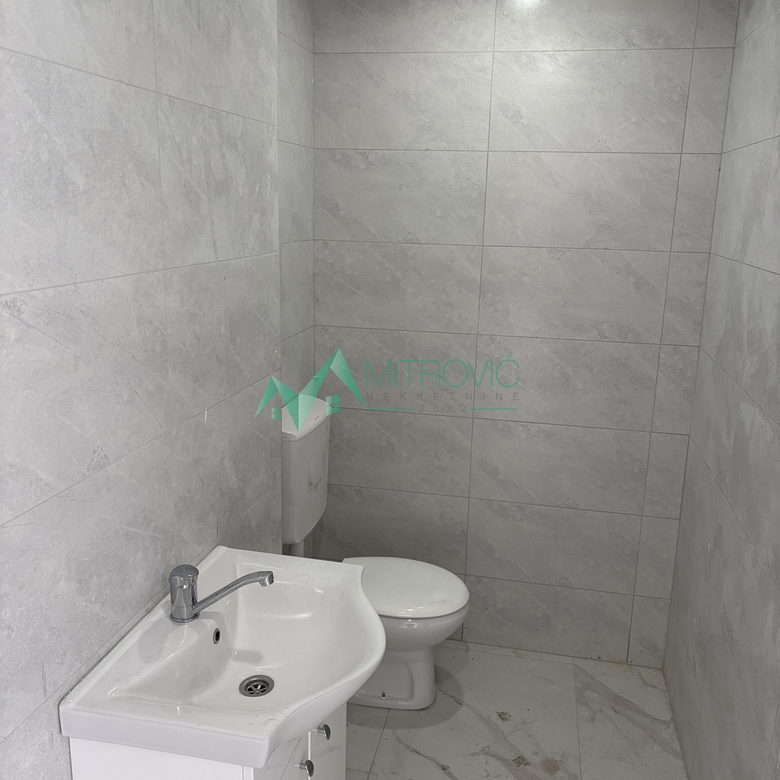 Lokal na prodaju, Podbara, Novi Sad, 421m², 4.000 €