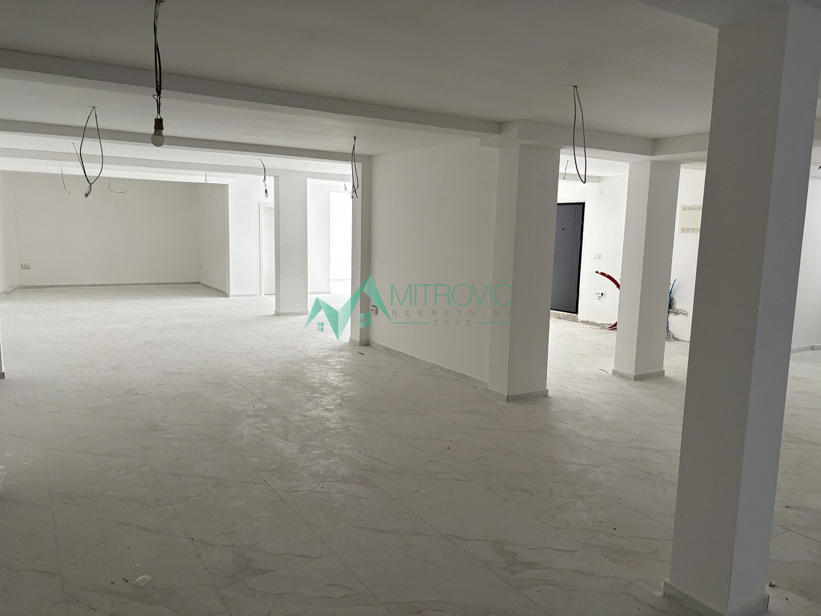 Lokal na prodaju, Podbara, Novi Sad, 421m², 4.000 €