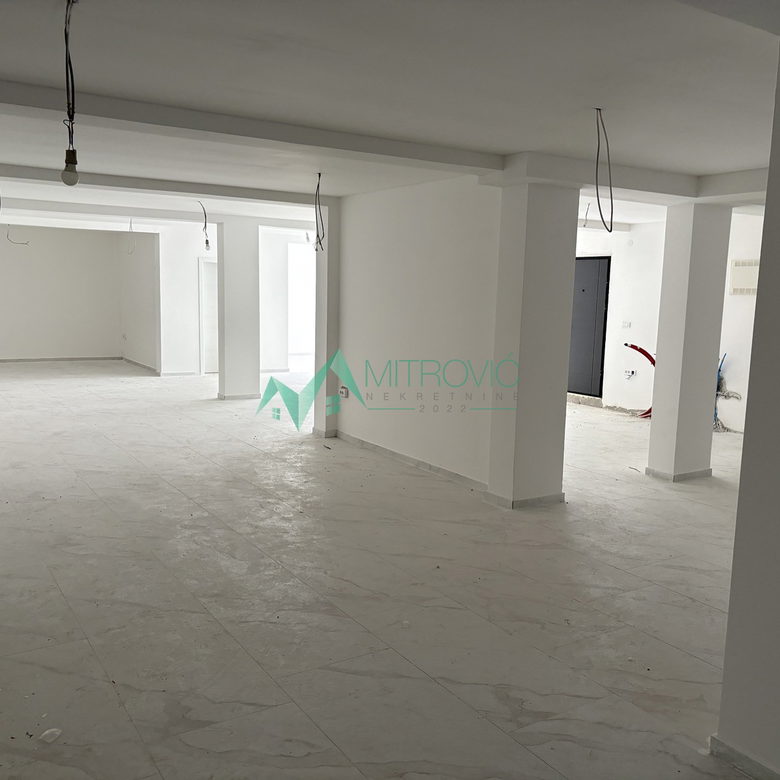 Lokal na prodaju, Podbara, Novi Sad, 421m², 4.000 €