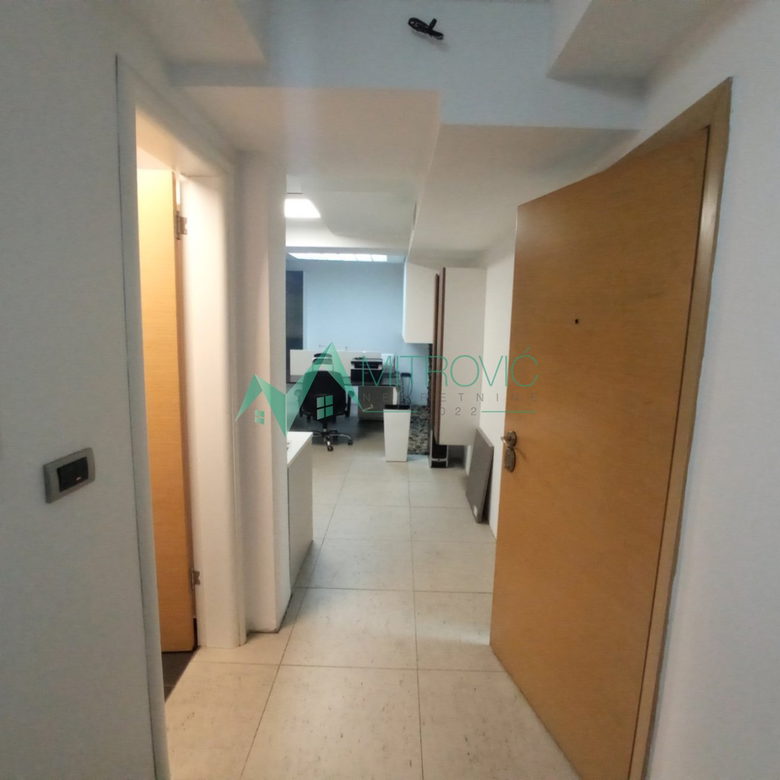 Lokal na prodaju, Podbara, Novi Sad, 55m², 400 €