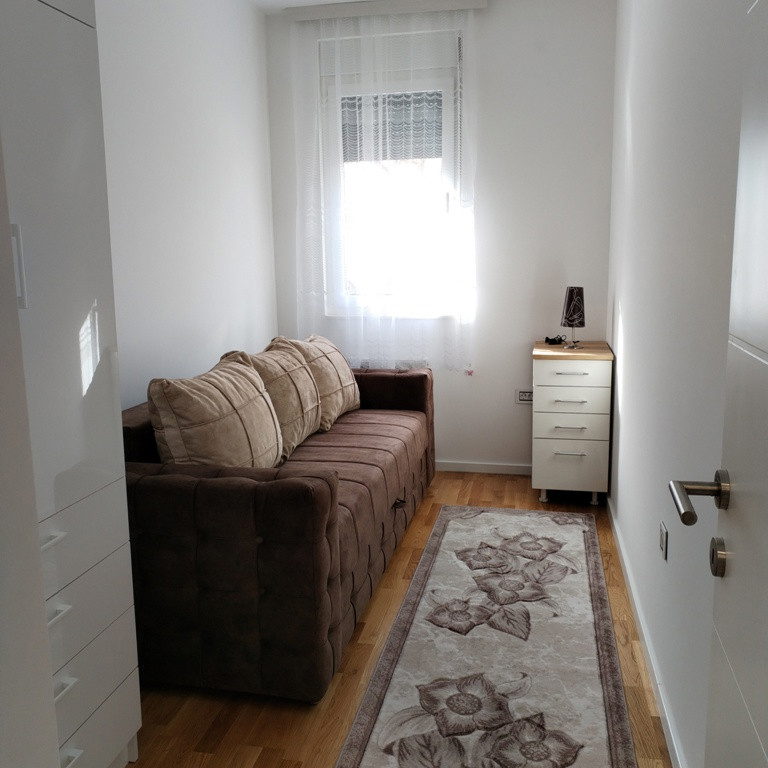 Stan Izdavanje Novi Sad  38 m2