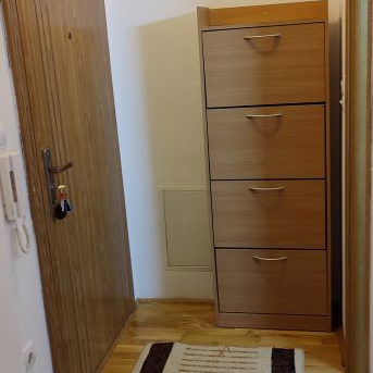 Stan Izdavanje Novi Sad  24 m2