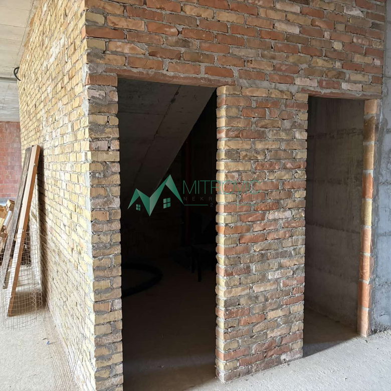 Lokal na prodaju, Salajka, Novi Sad, 327m², 3.500 €