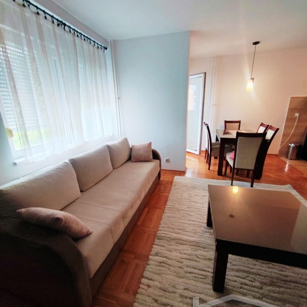 Stan Izdavanje Novi Sad  60 m2