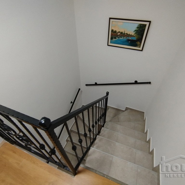 Kuća za izdavanje, Sajlovo, Novi Sad, 181m², 900 €/mes