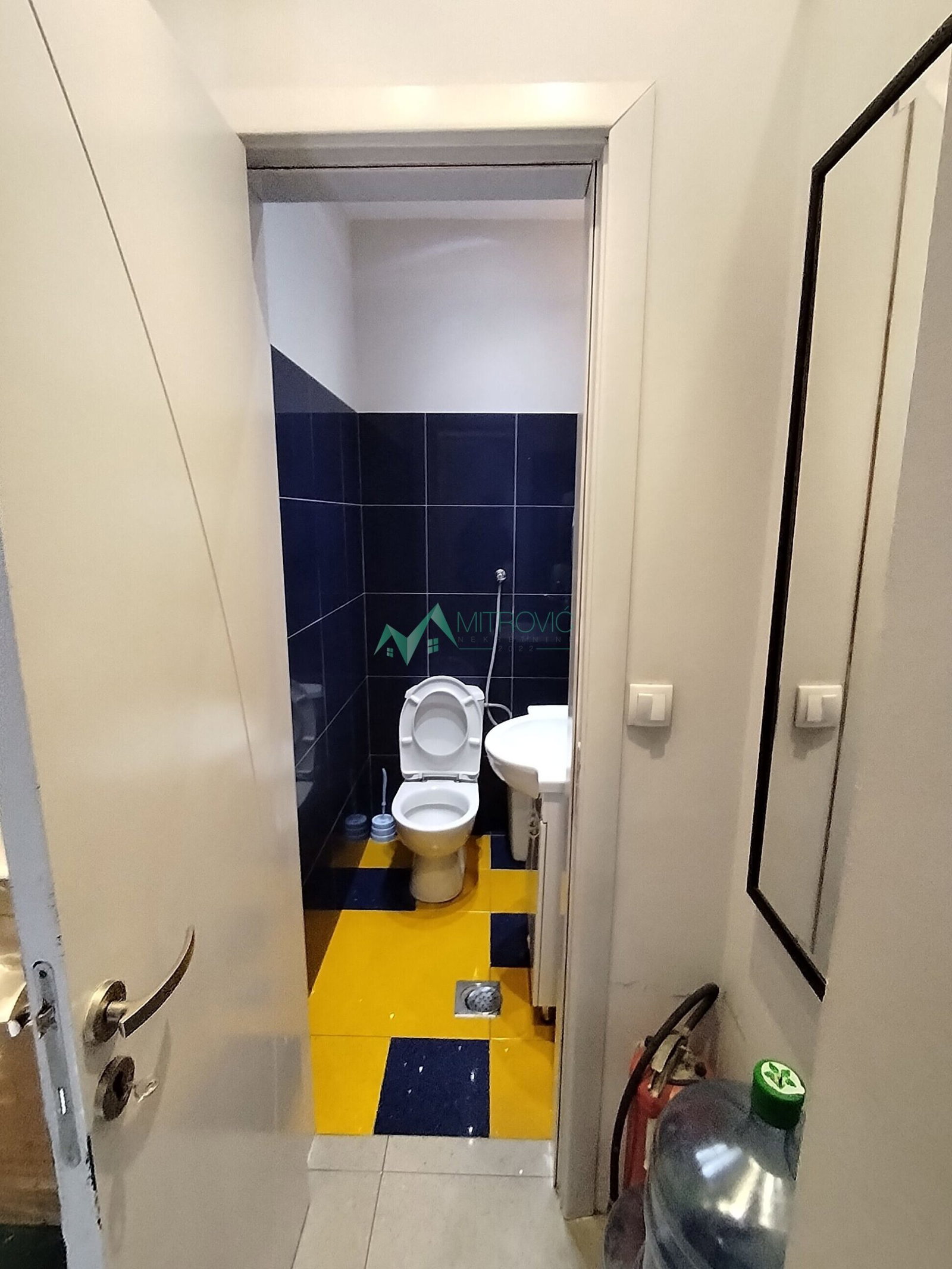 Lokal na prodaju, Socijalno, Novi Sad, 69m², 1.000 €
