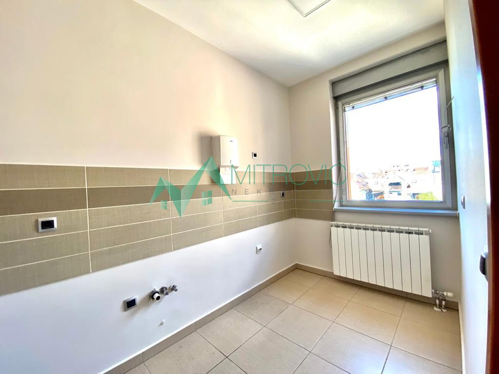 izdavanje-spens-9100606-7gvge Lokal na prodaju, Spens, Novi Sad, 162m², 1.620 €
