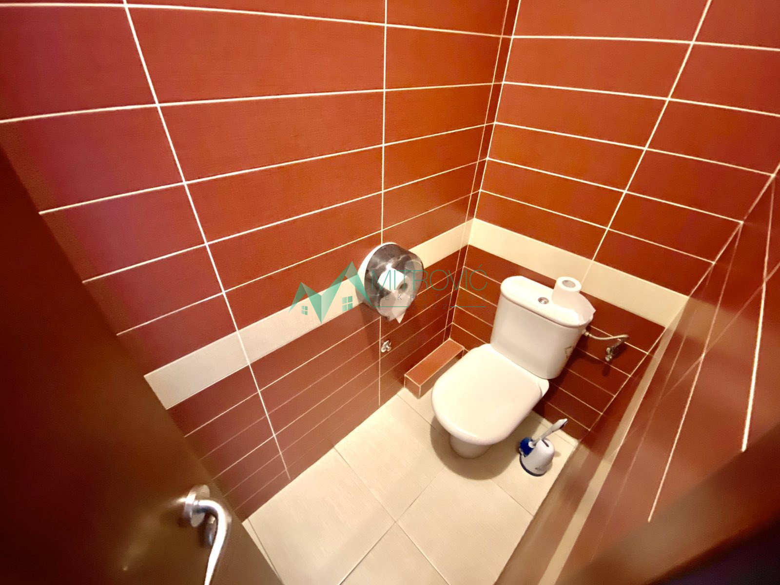 izdavanje-spens-9100629-caqua Lokal na prodaju, Spens, Novi Sad, 117m², 1.170 €