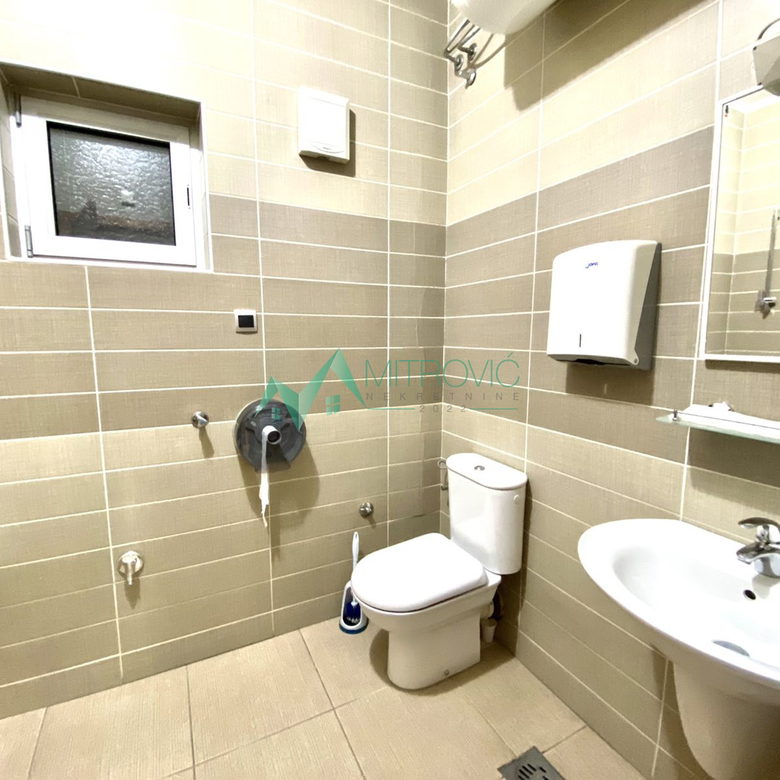 Lokal na prodaju, Spens, Novi Sad, 117m², 1.170 €