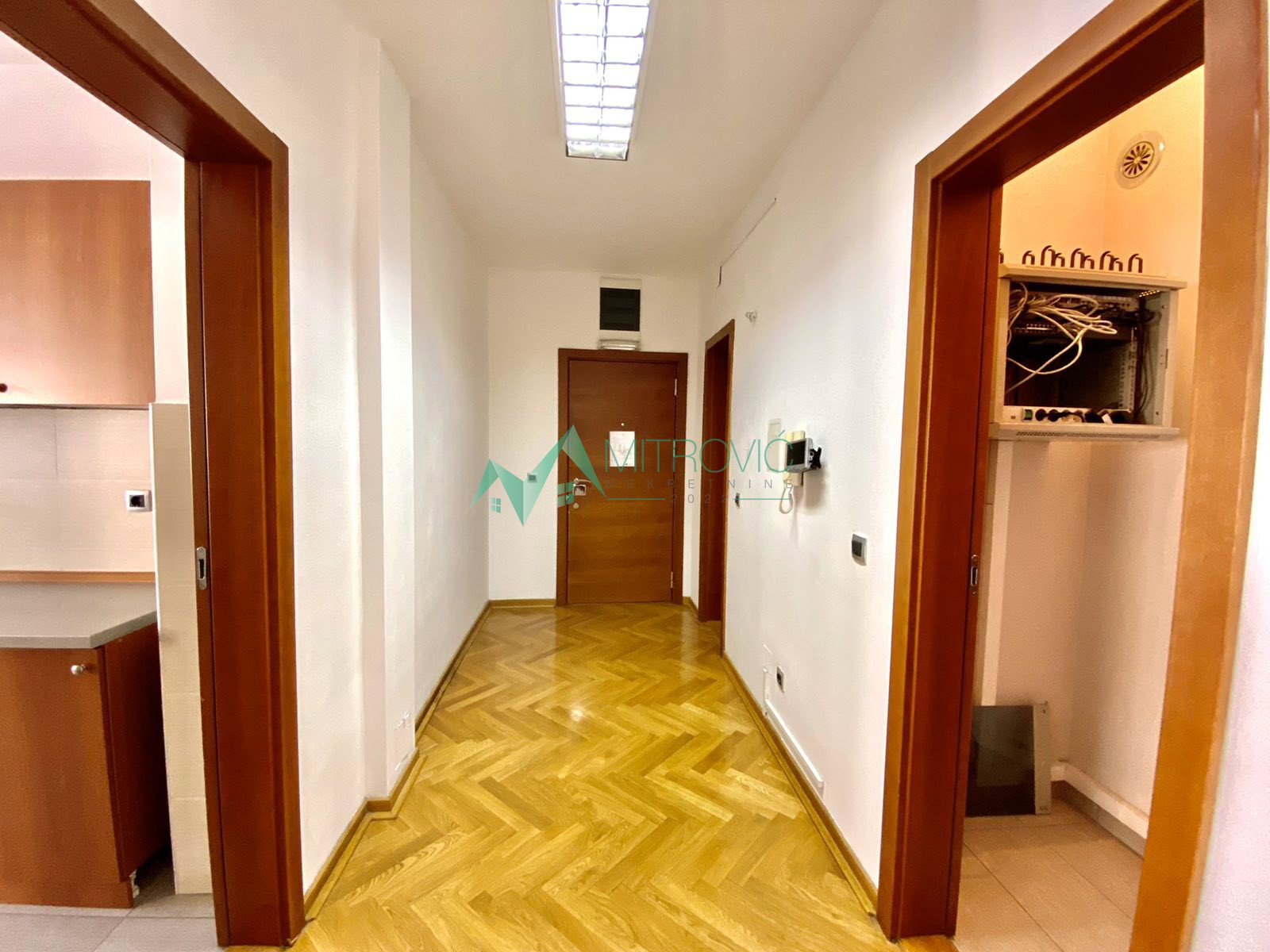 izdavanje-spens-9100629-gtoc5 Lokal na prodaju, Spens, Novi Sad, 117m², 1.170 €