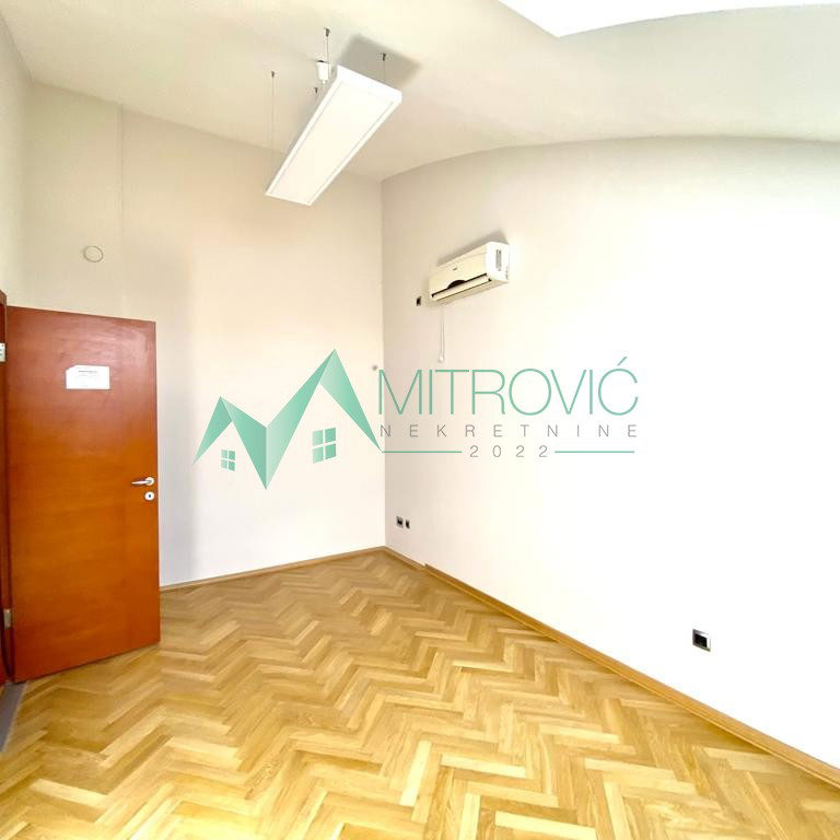 Lokal na prodaju, Spens, Novi Sad, 182m², 1.850 €