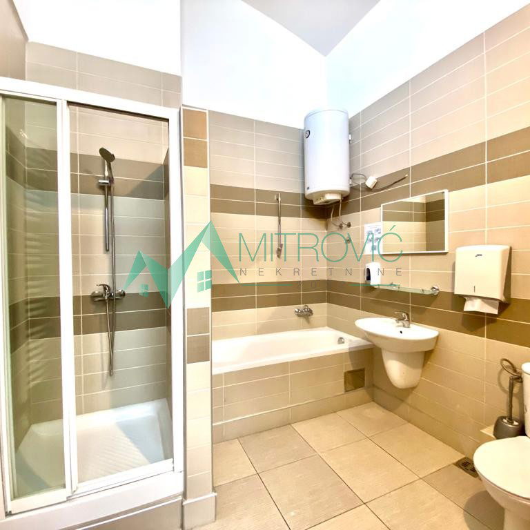 Lokal na prodaju, Spens, Novi Sad, 182m², 1.850 €