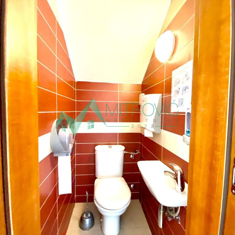 Lokal na prodaju, Spens, Novi Sad, 182m², 1.850 €