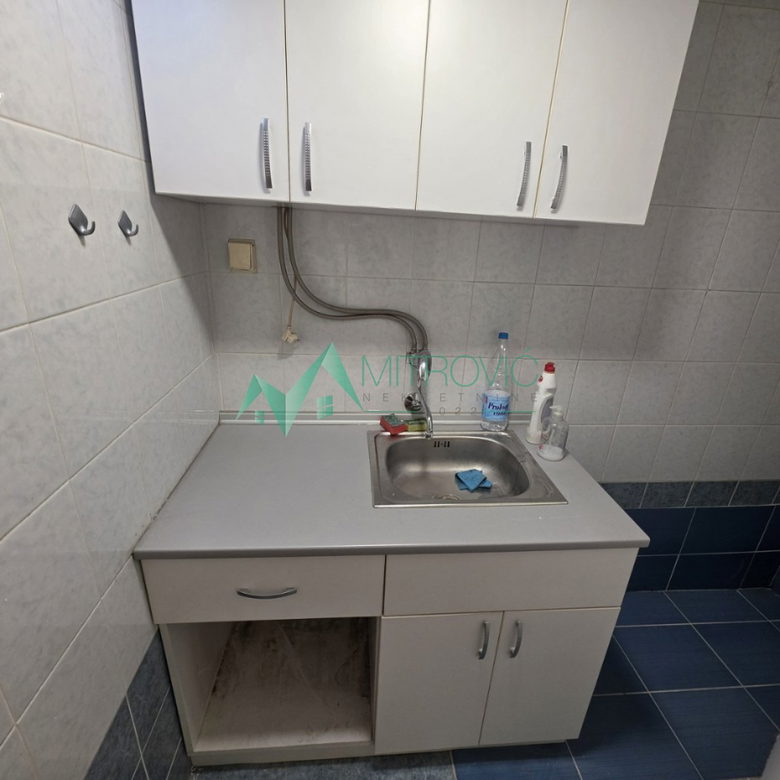 Lokal Prodaja Novi Sad  73 m2