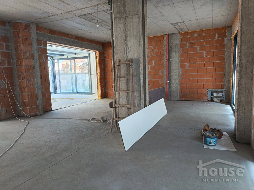 Lokal Izdavanje Novi Sad  310 m2