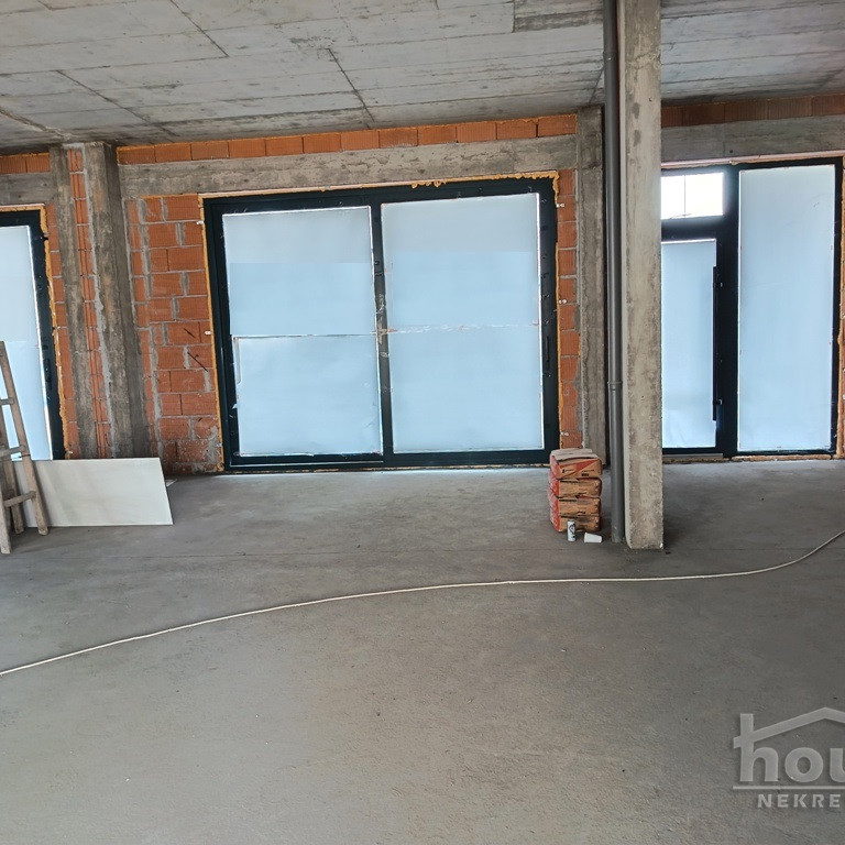 Lokal Izdavanje Novi Sad  310 m2