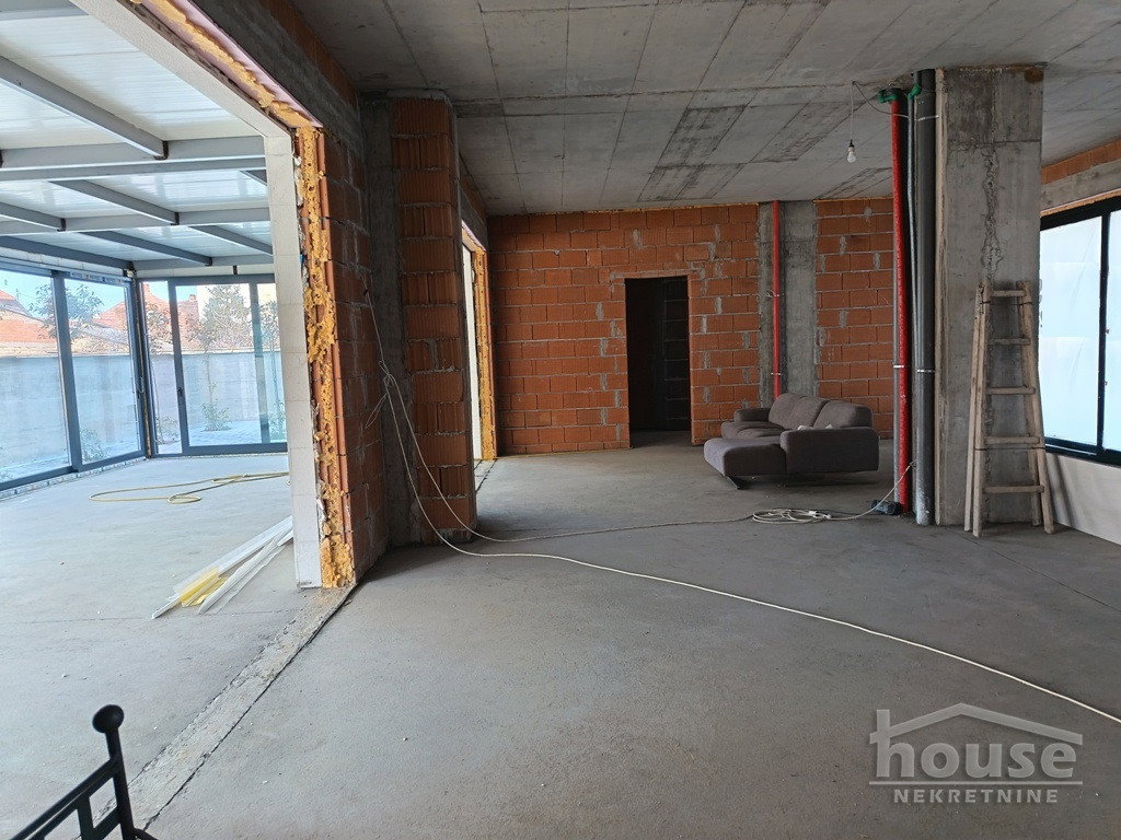 Lokal Izdavanje Novi Sad  310 m2