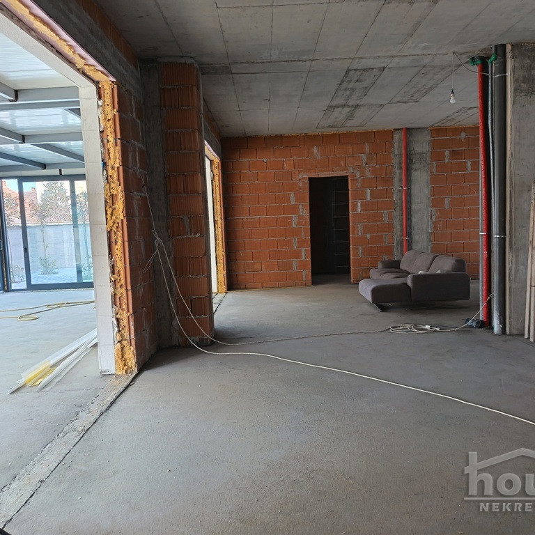 Lokal Izdavanje Novi Sad  310 m2