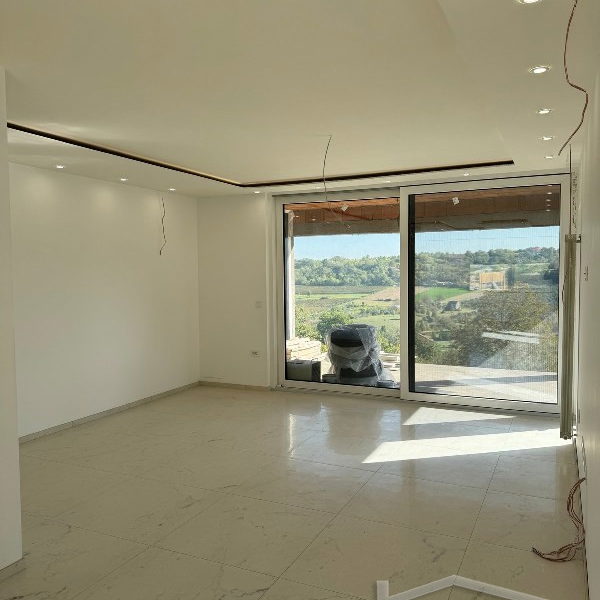 Kuća na prodaju, Čardak, Novi Sad, 300m², 1. sprat, 390.000 €