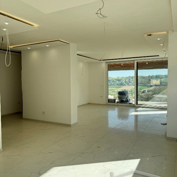 Kuća na prodaju, Čardak, Novi Sad, 300m², 1. sprat, 390.000 €