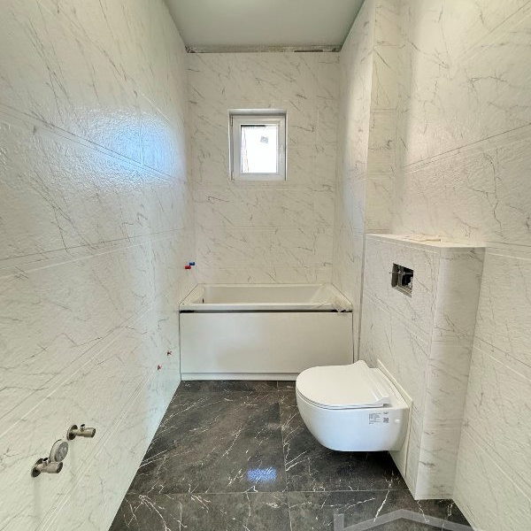 Kuća Prodaja Novi Sad  300 m2